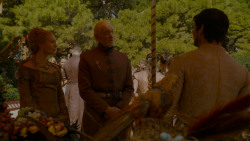 extant_GameOfThrones_4x02-TheLionAndTheRose_4208