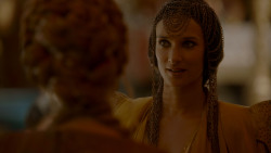 extant_GameOfThrones_4x02-TheLionAndTheRose_4226