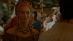 extant_GameOfThrones_4x02-TheLionAndTheRose_4255