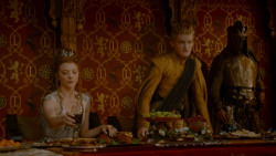 extant_GameOfThrones_4x02-TheLionAndTheRose_4270