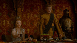 extant_GameOfThrones_4x02-TheLionAndTheRose_4271