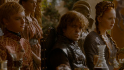 extant_GameOfThrones_4x02-TheLionAndTheRose_4311