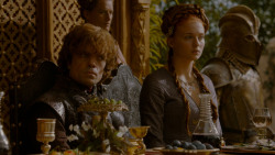 extant_GameOfThrones_4x02-TheLionAndTheRose_4322