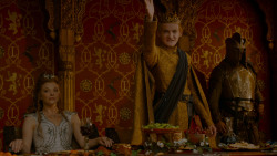 extant_GameOfThrones_4x02-TheLionAndTheRose_4330