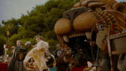 extant_GameOfThrones_4x02-TheLionAndTheRose_4337