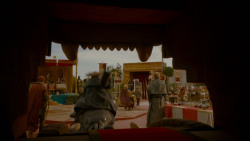 extant_GameOfThrones_4x02-TheLionAndTheRose_4341