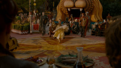 extant_GameOfThrones_4x02-TheLionAndTheRose_4344