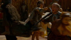 extant_GameOfThrones_4x02-TheLionAndTheRose_4353