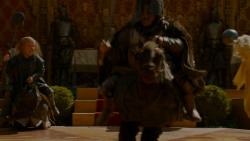 extant_GameOfThrones_4x02-TheLionAndTheRose_4356