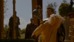 extant_GameOfThrones_4x02-TheLionAndTheRose_4359