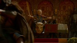extant_GameOfThrones_4x02-TheLionAndTheRose_4365