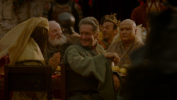 extant_GameOfThrones_4x02-TheLionAndTheRose_4368