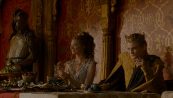 extant_GameOfThrones_4x02-TheLionAndTheRose_4373