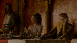 extant_GameOfThrones_4x02-TheLionAndTheRose_4374