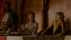 extant_GameOfThrones_4x02-TheLionAndTheRose_4375