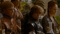 extant_GameOfThrones_4x02-TheLionAndTheRose_4376