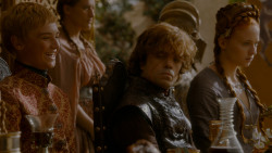 extant_GameOfThrones_4x02-TheLionAndTheRose_4380