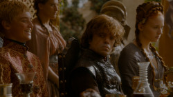 extant_GameOfThrones_4x02-TheLionAndTheRose_4381