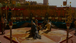extant_GameOfThrones_4x02-TheLionAndTheRose_4388