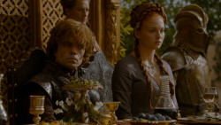 extant_GameOfThrones_4x02-TheLionAndTheRose_4398