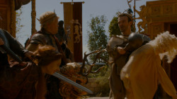 extant_GameOfThrones_4x02-TheLionAndTheRose_4402