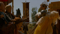 extant_GameOfThrones_4x02-TheLionAndTheRose_4403