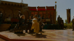 extant_GameOfThrones_4x02-TheLionAndTheRose_4411