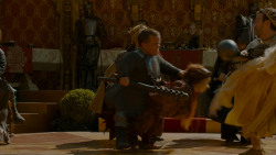 extant_GameOfThrones_4x02-TheLionAndTheRose_4415