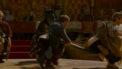 extant_GameOfThrones_4x02-TheLionAndTheRose_4417