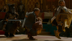 extant_GameOfThrones_4x02-TheLionAndTheRose_4418