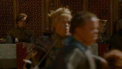 extant_GameOfThrones_4x02-TheLionAndTheRose_4419
