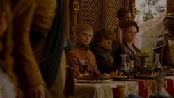 extant_GameOfThrones_4x02-TheLionAndTheRose_4436