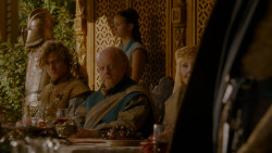 extant_GameOfThrones_4x02-TheLionAndTheRose_4453