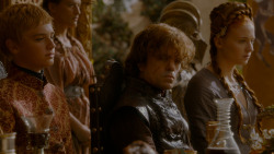 extant_GameOfThrones_4x02-TheLionAndTheRose_4473