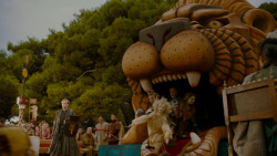 extant_GameOfThrones_4x02-TheLionAndTheRose_4498