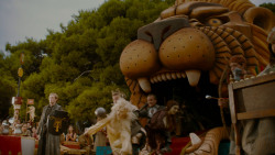 extant_GameOfThrones_4x02-TheLionAndTheRose_4499