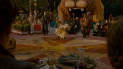 extant_GameOfThrones_4x02-TheLionAndTheRose_4506