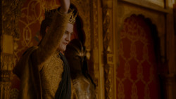 extant_GameOfThrones_4x02-TheLionAndTheRose_4510