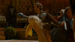 extant_GameOfThrones_4x02-TheLionAndTheRose_4514