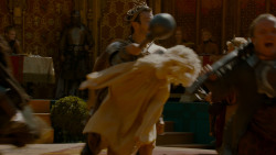 extant_GameOfThrones_4x02-TheLionAndTheRose_4515
