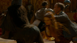 extant_GameOfThrones_4x02-TheLionAndTheRose_4516