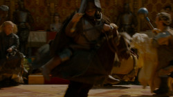 extant_GameOfThrones_4x02-TheLionAndTheRose_4518