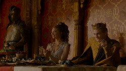 extant_GameOfThrones_4x02-TheLionAndTheRose_4536