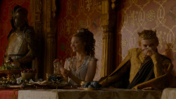extant_GameOfThrones_4x02-TheLionAndTheRose_4537