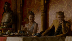 extant_GameOfThrones_4x02-TheLionAndTheRose_4538