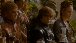 extant_GameOfThrones_4x02-TheLionAndTheRose_4539
