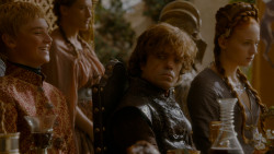 extant_GameOfThrones_4x02-TheLionAndTheRose_4544
