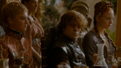 extant_GameOfThrones_4x02-TheLionAndTheRose_4548