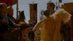 extant_GameOfThrones_4x02-TheLionAndTheRose_4566