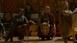 extant_GameOfThrones_4x02-TheLionAndTheRose_4576